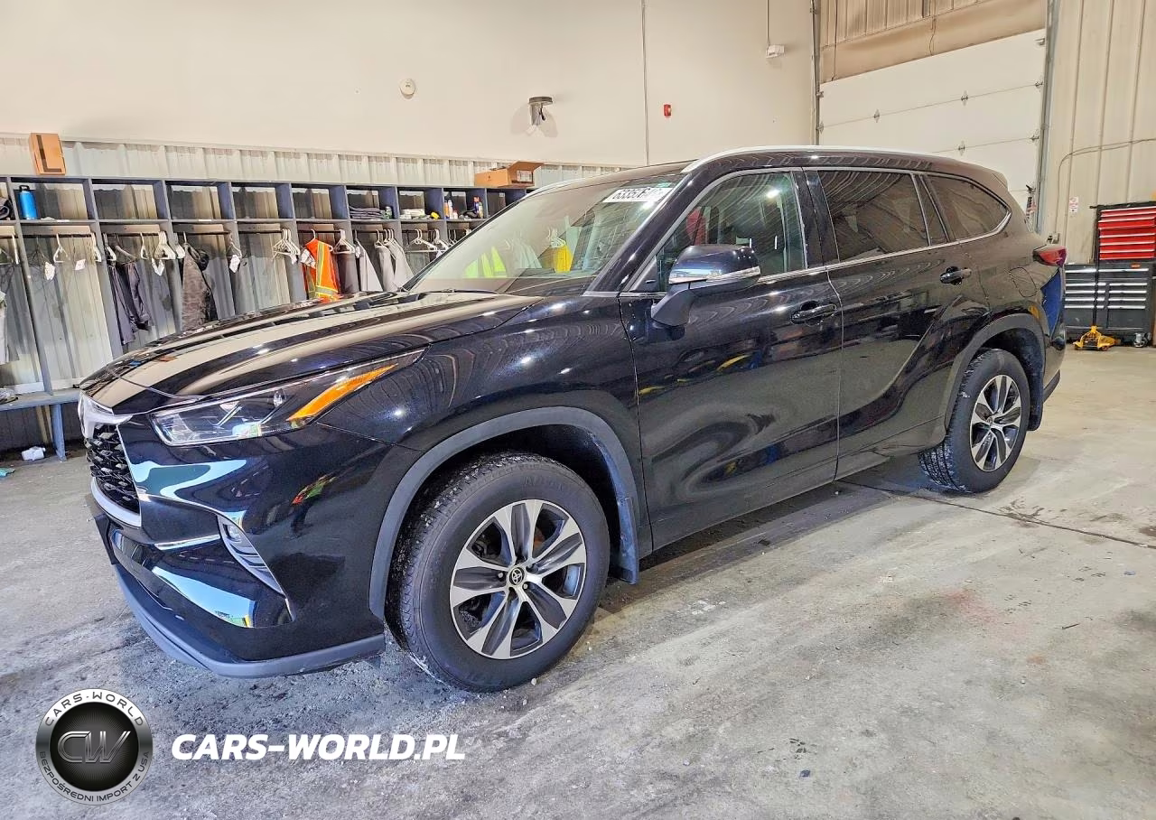 2022 Toyota Highlander Xle VIN:5TDGZRBH4NS573421 - 1