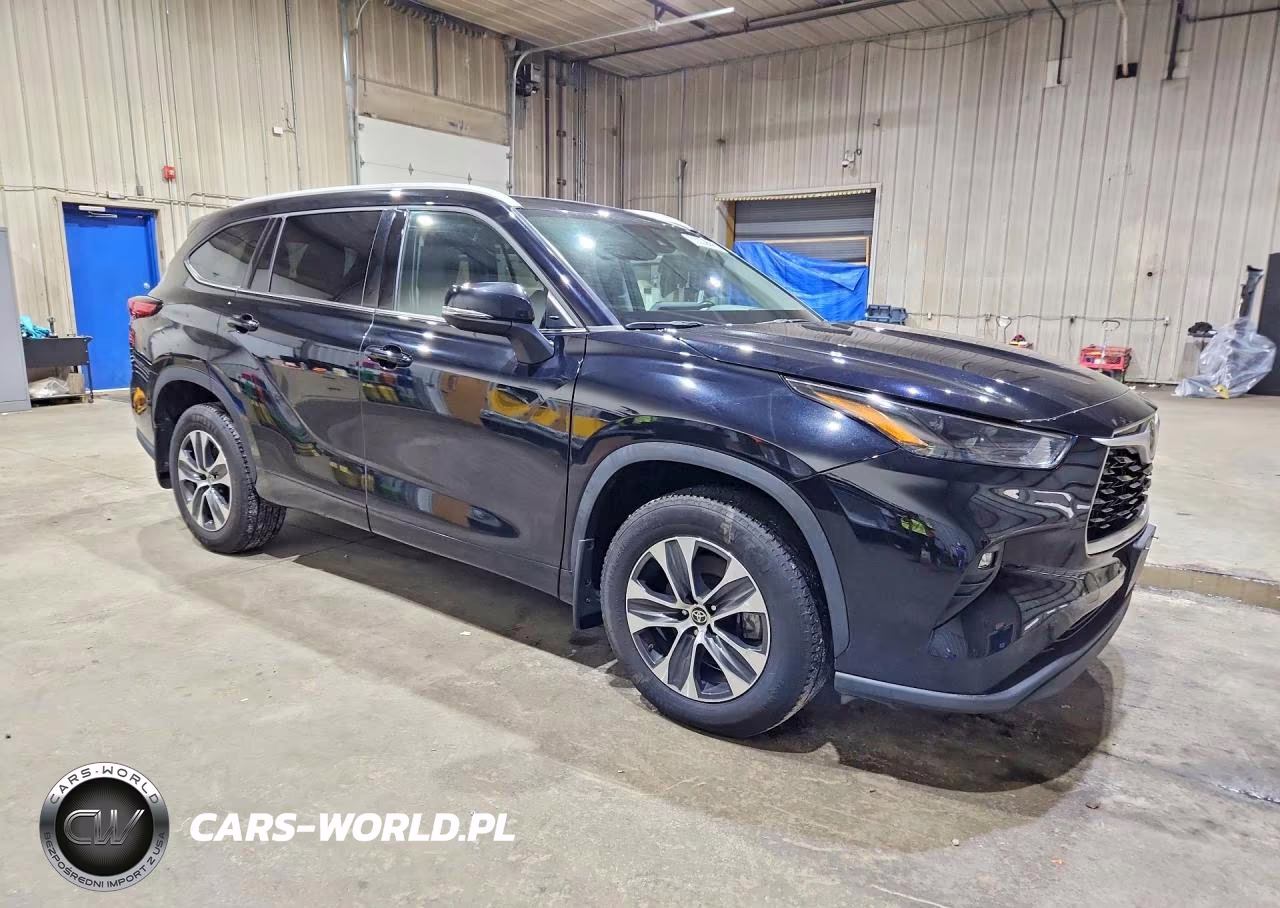 2022 Toyota Highlander Xle VIN:5TDGZRBH4NS573421 - 4