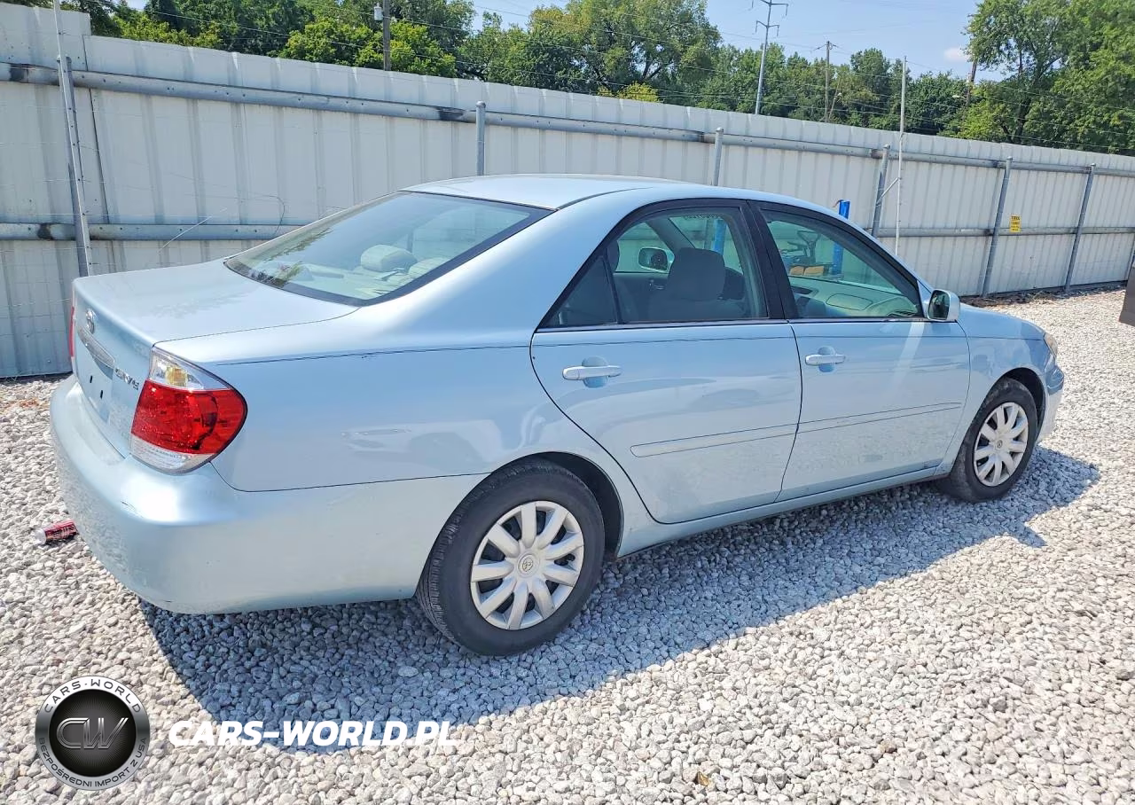 2005 Toyota Camry Le VIN:4T1BE32K95U584243 - 3