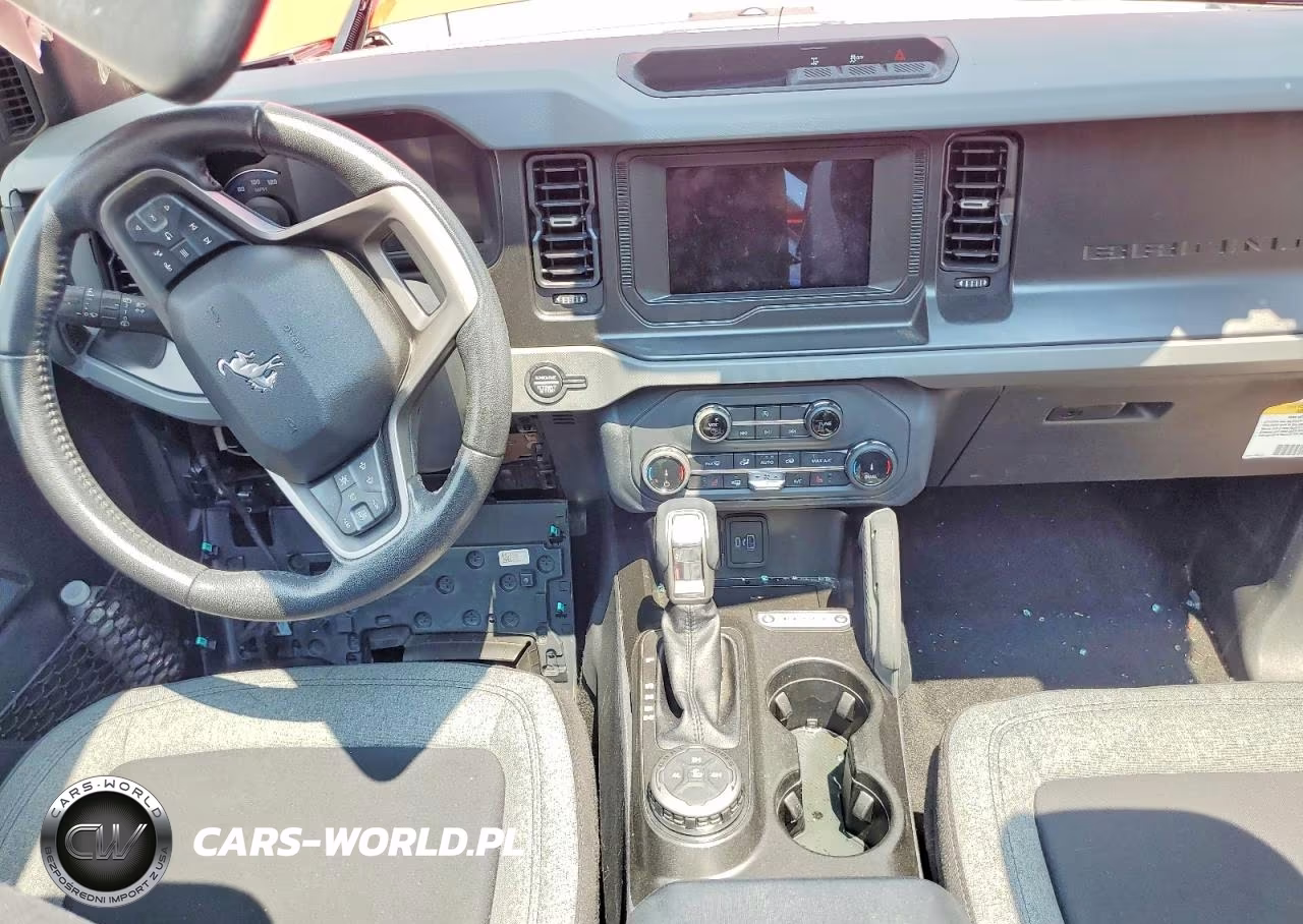 2022 Ford Bronco Base VIN:1FMDE5BH9NLB15670 - 8