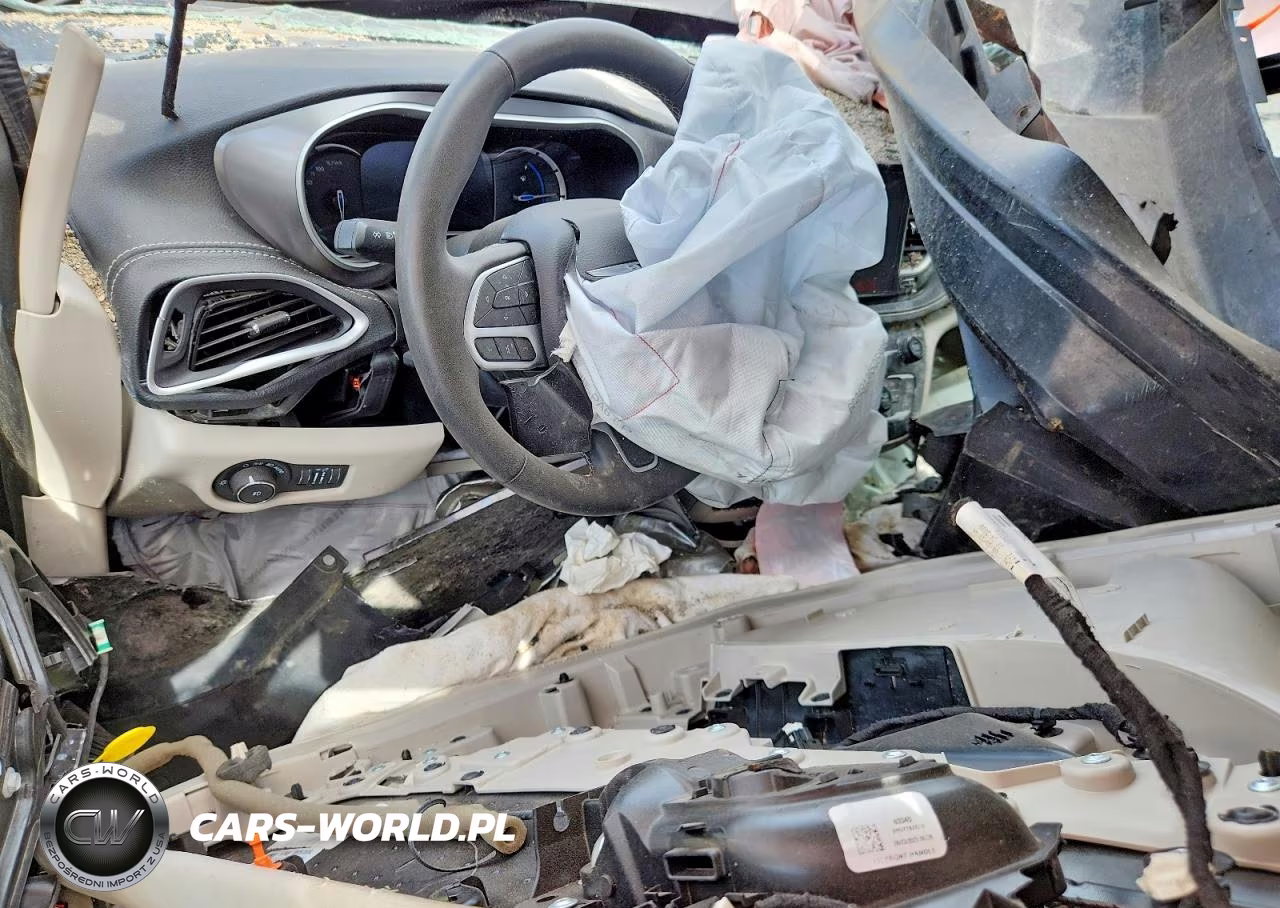 2023 Chrysler Pacifica Hybrid Touring L VIN:2C4RC1L78PR611715 - 8