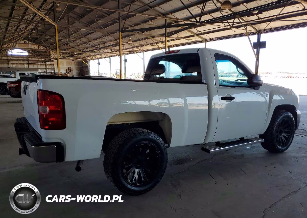 2011 Chevrolet Silverado C1500 VIN:1GCNCPEA6BZ322972 - 3
