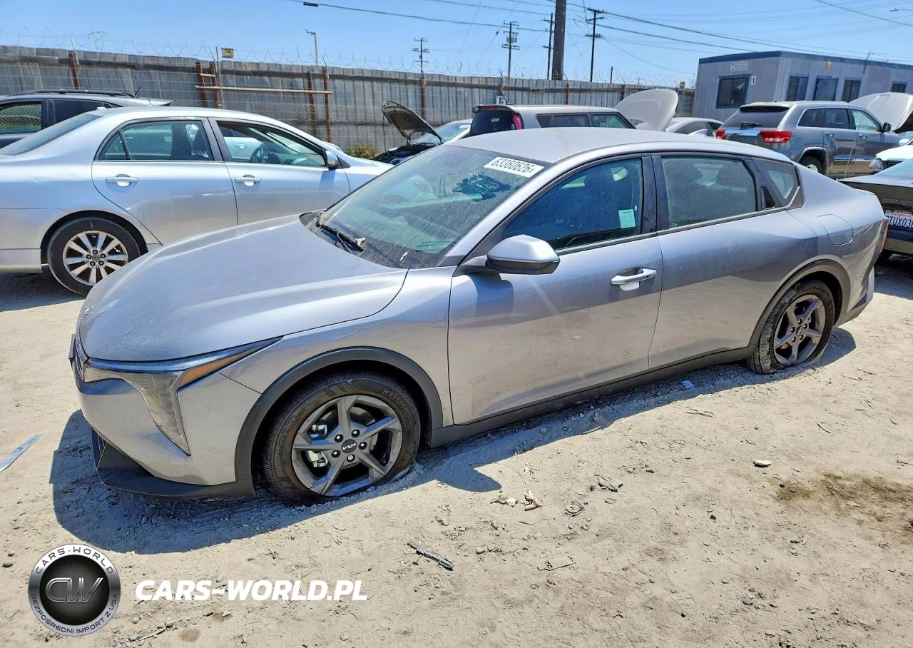 2025 Kia K4 Lxs VIN:3KPFT4DE2SE141385 - 1