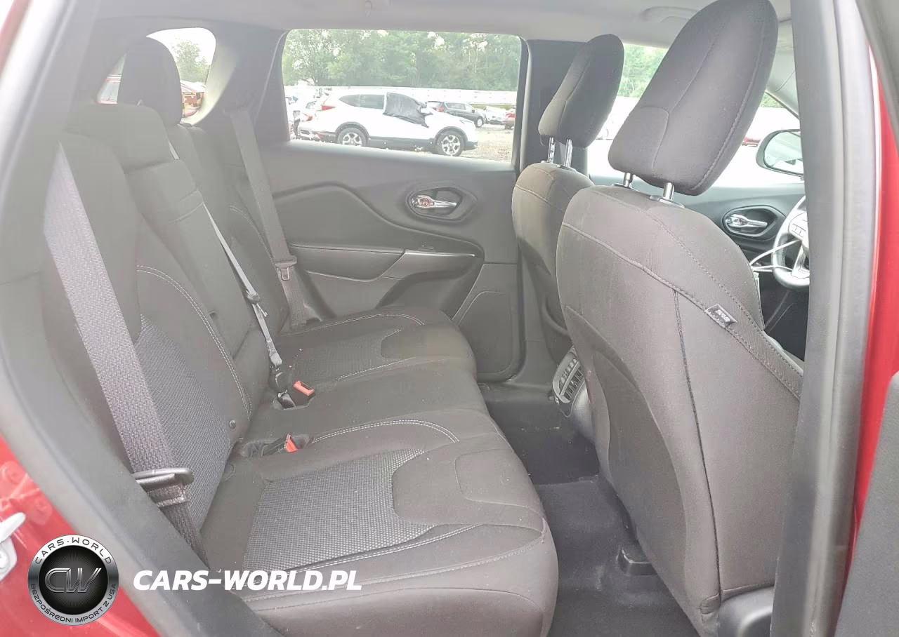 2019 Jeep Cherokee Latitude VIN:1C4PJMCB3KD295445 - 10