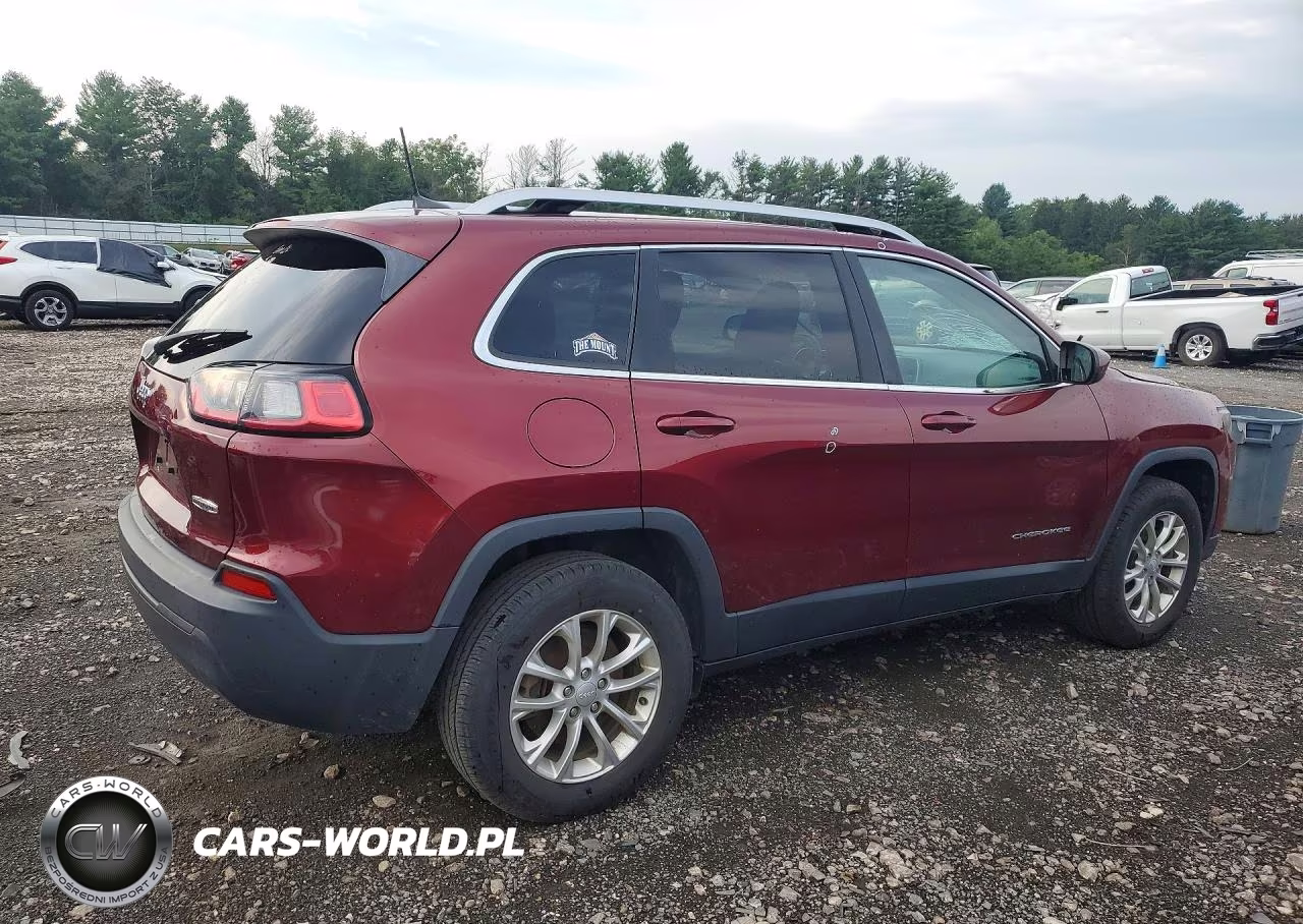 2019 Jeep Cherokee Latitude VIN:1C4PJMCB3KD295445 - 3