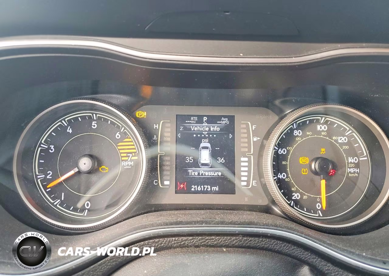 2019 Jeep Cherokee Latitude VIN:1C4PJMCB3KD295445 - 9