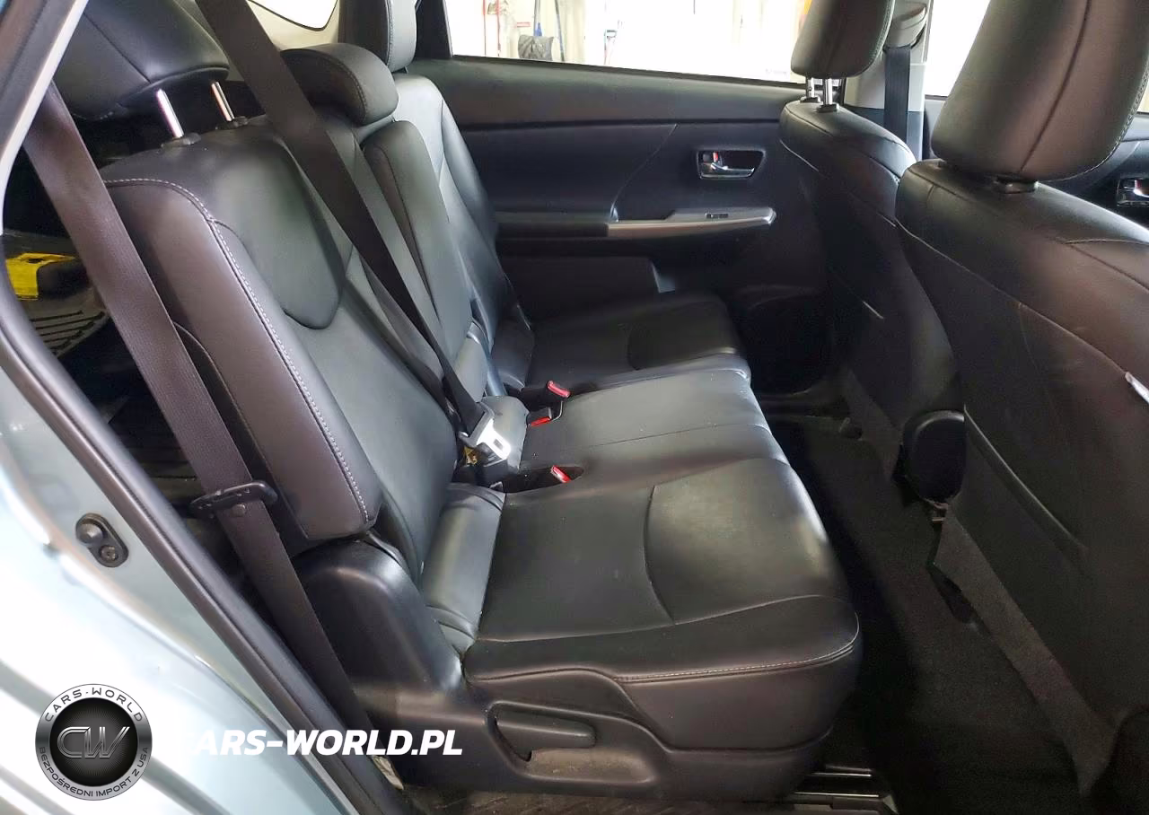 2017 Toyota Prius V Four VIN:JTDZN3EU7HJ057274 - 10