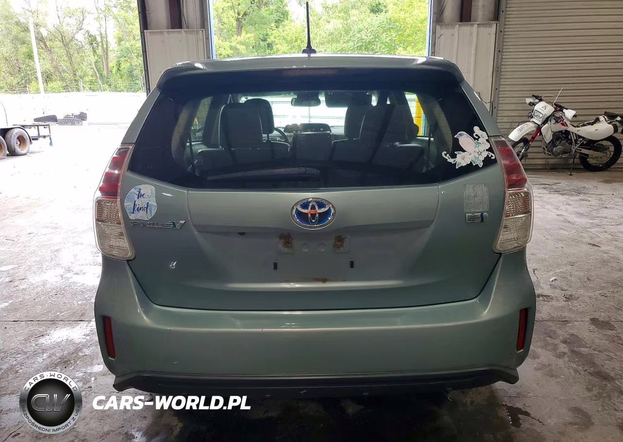 2017 Toyota Prius V Four VIN:JTDZN3EU7HJ057274 - 6