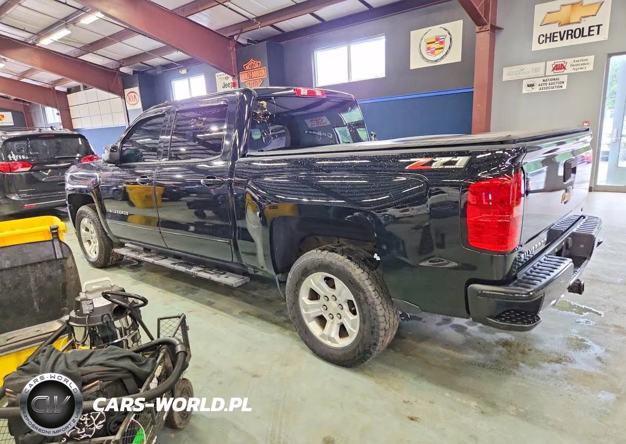 2018 Chevrolet Silverado K1500 Lt VIN:3GCUKRECXJG640779 - 2