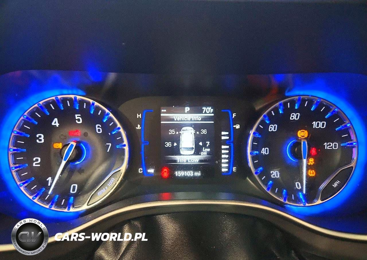 2020 Chrysler Pacifica Touring L VIN:2C4RC1BG8LR276905 - 9
