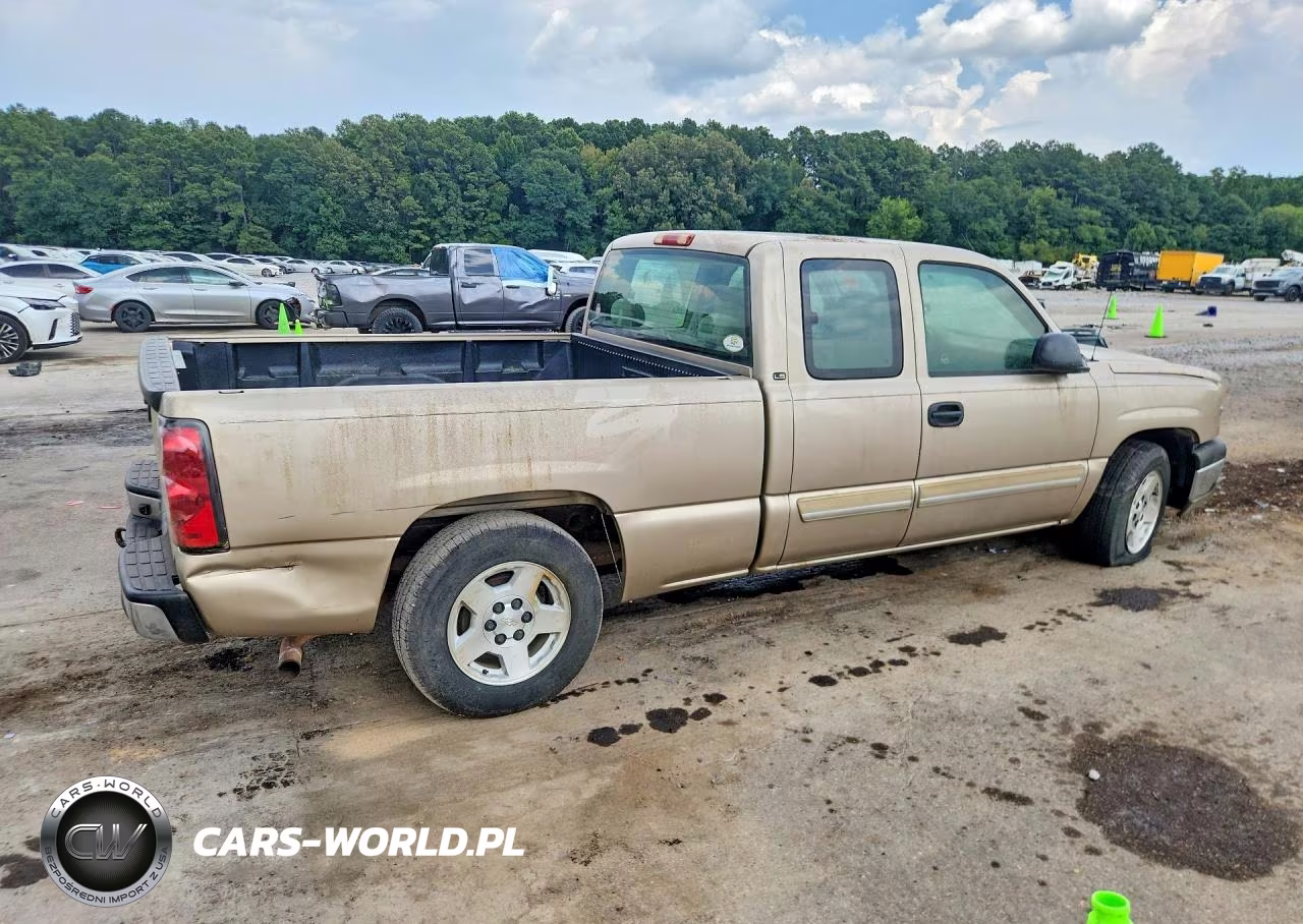 2005 Chevrolet Silverado C1500 VIN:2GCEC19V251316285 - 3