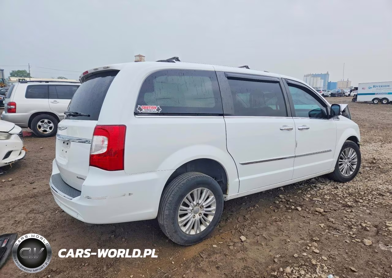2016 Chrysler Town & Country Limited VIN:2C4RC1JG4GR221570 - 3