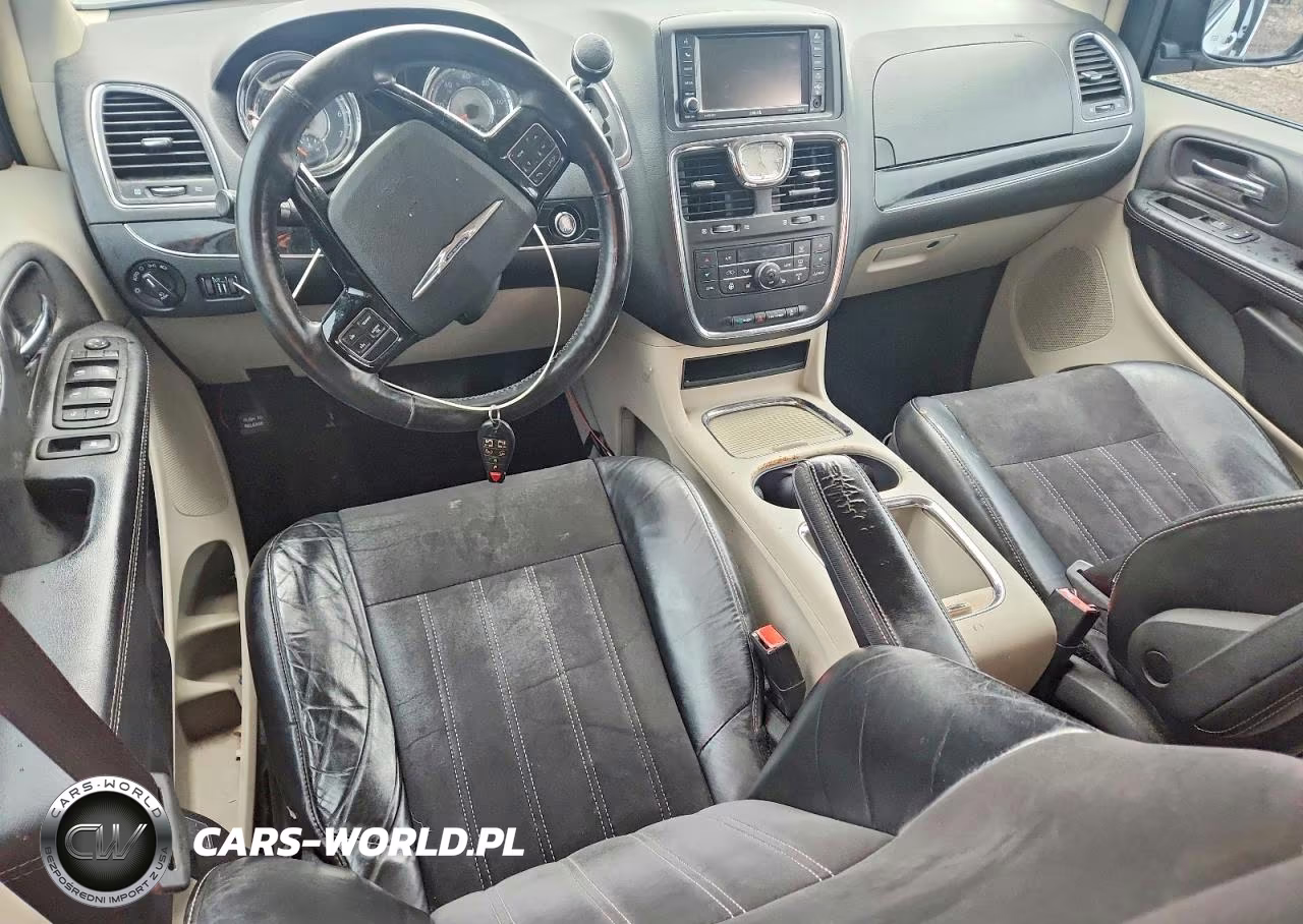 2016 Chrysler Town & Country Limited VIN:2C4RC1JG4GR221570 - 8