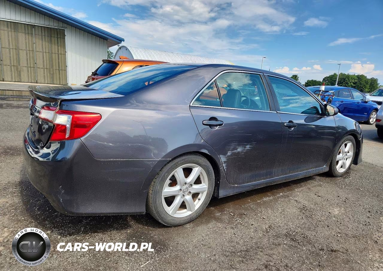 2014 Toyota Camry Le VIN:4T4BF1FK4ER338279 - 3