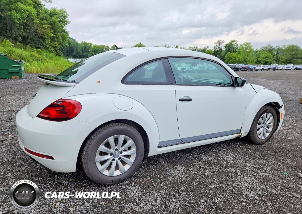 2018 Volkswagen Beetle S VIN:3VWFD7AT4JM711468 - 3