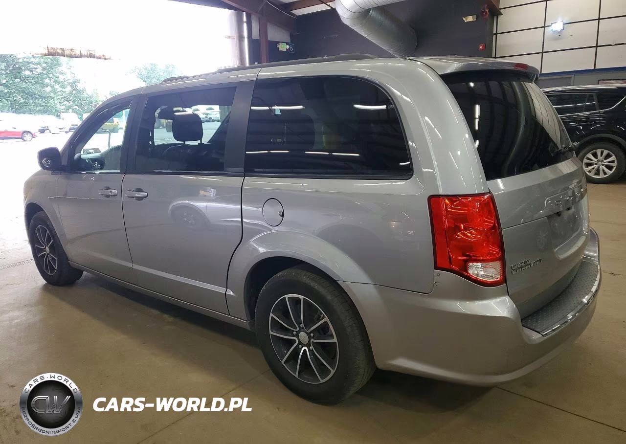 2018 Dodge Grand Caravan Gt VIN:2C4RDGEG2JR283924 - 2