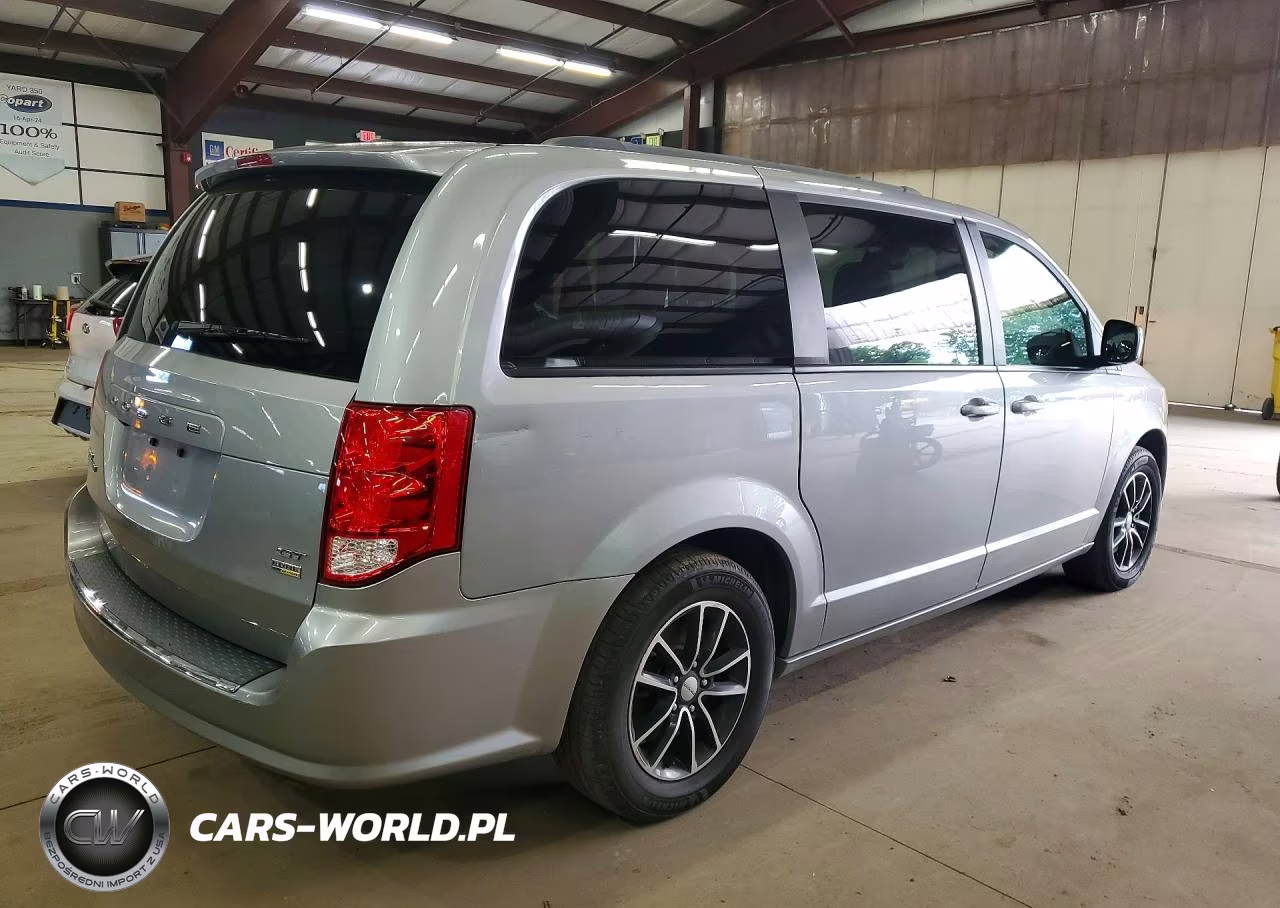 2018 Dodge Grand Caravan Gt VIN:2C4RDGEG2JR283924 - 3