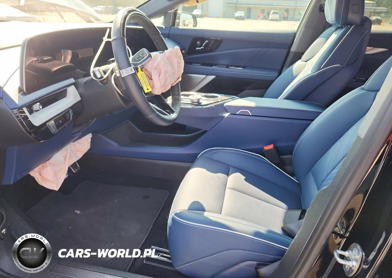 2026 Cadillac Optiq Luxury VIN:3GYK3DM54TS141772 - 7