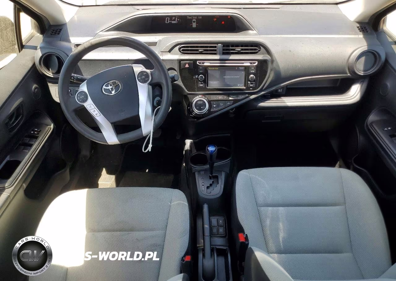 2016 Toyota Prius C One VIN:JTDKDTB32G1139931 - 8