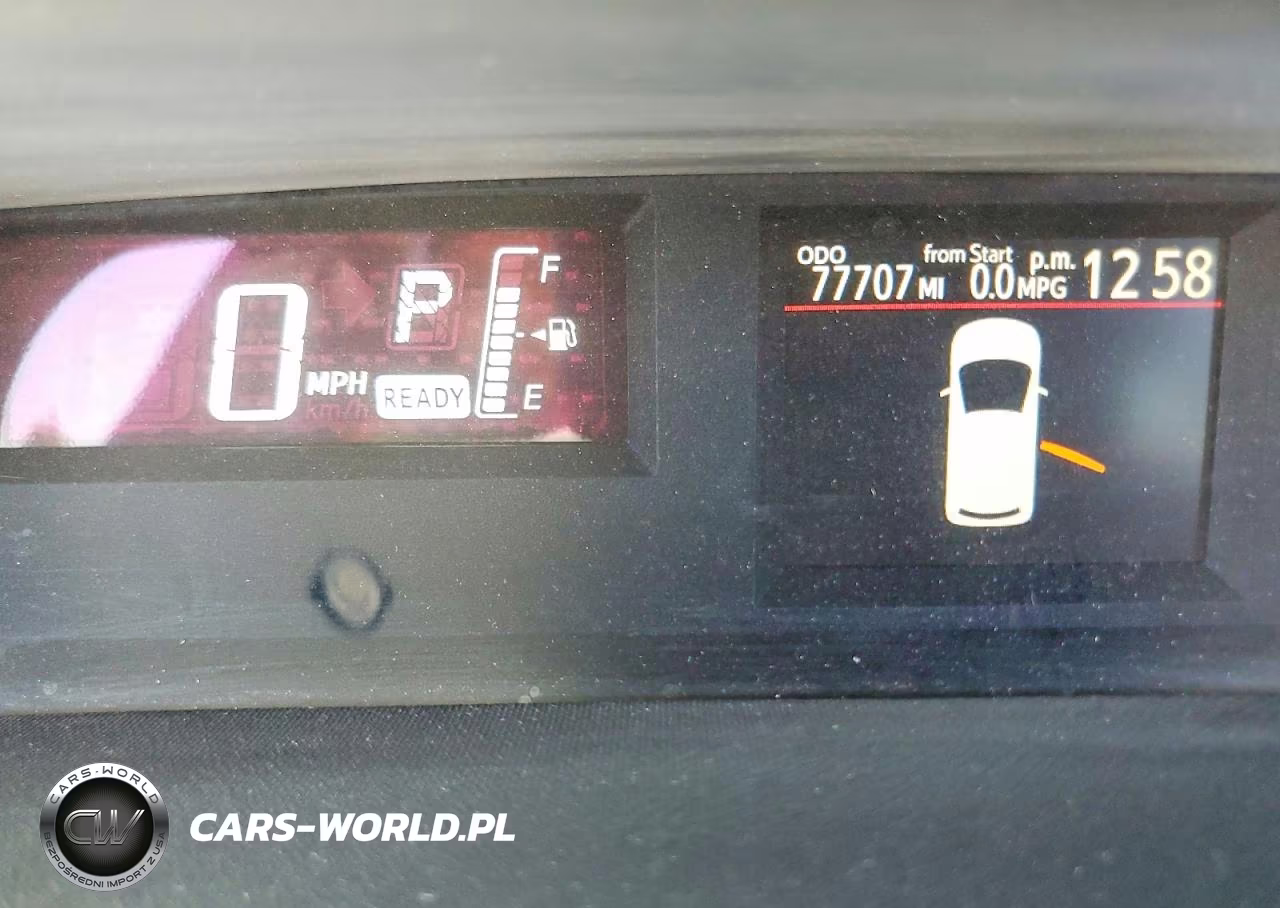2016 Toyota Prius C One VIN:JTDKDTB32G1139931 - 9