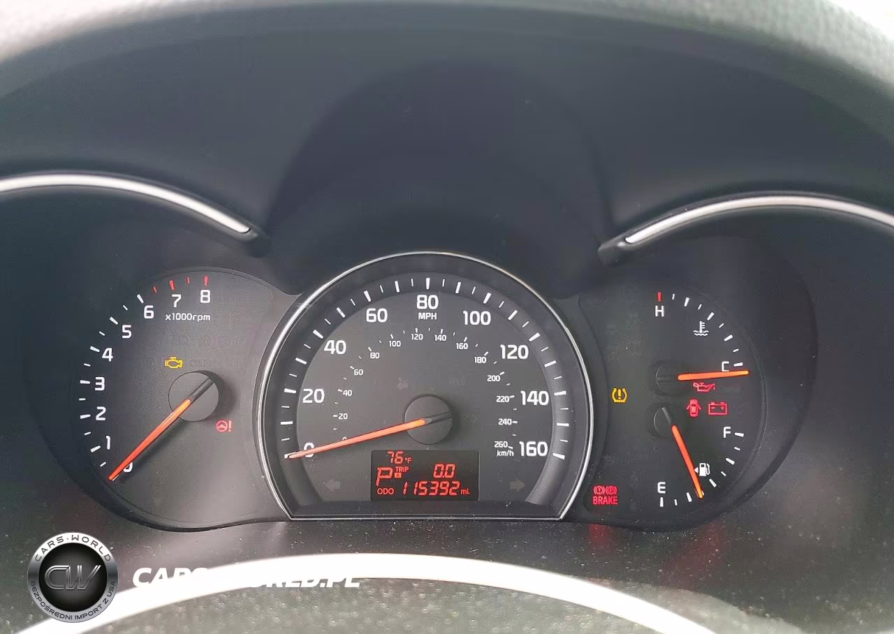 2015 Kia Sorento Lx VIN:5XYKTCA60FG636117 - 9