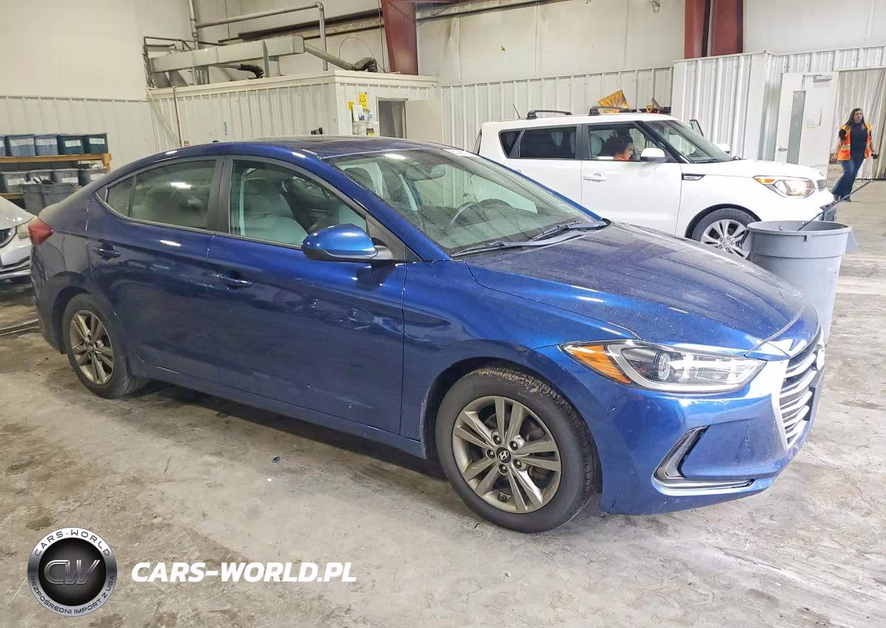 2018 Hyundai Elantra Value Edition VIN:5NPD84LFXJH360592 - 4