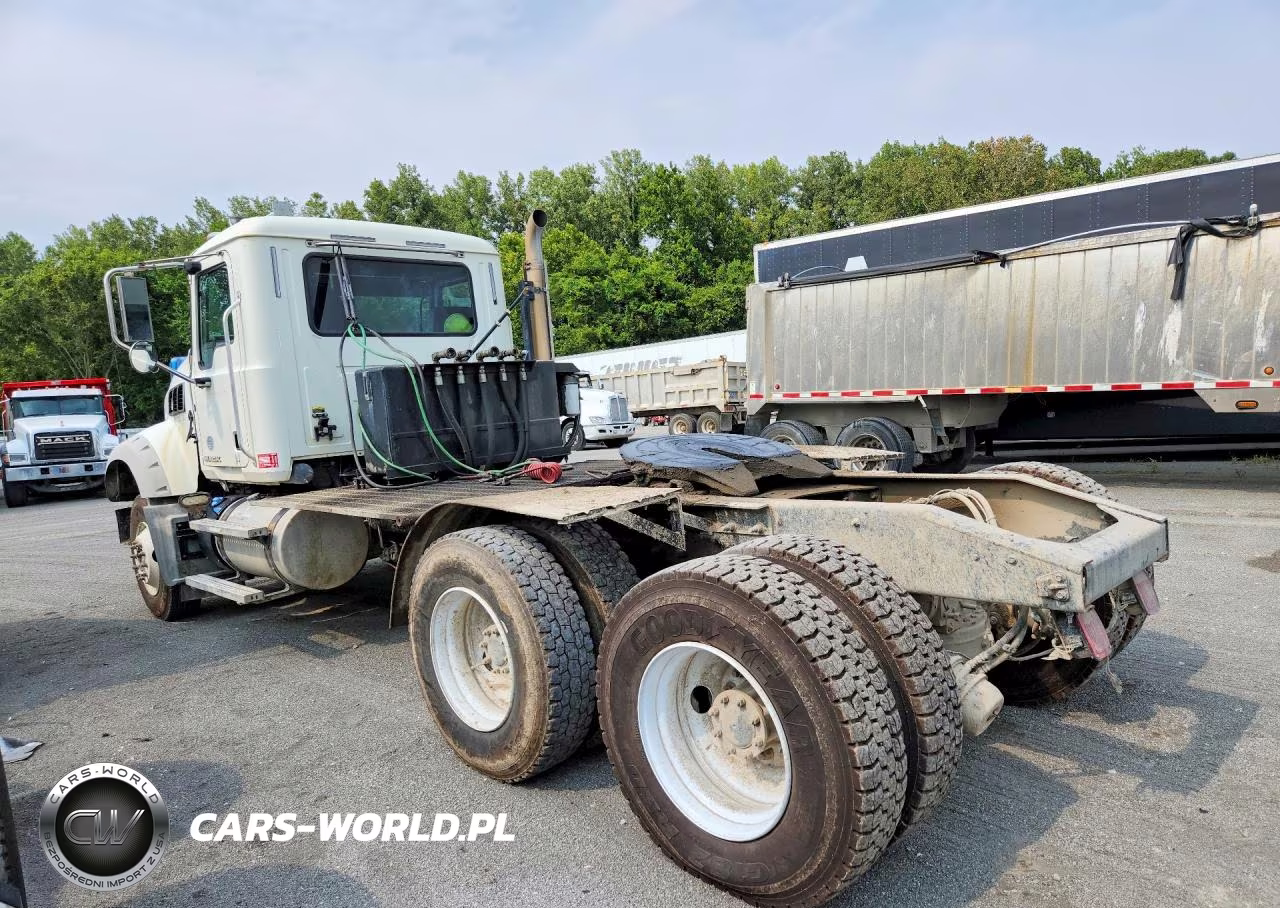 2017 Mack Gu713 Semi Truck VIN:1M1AX04Y0HM032371 - 2