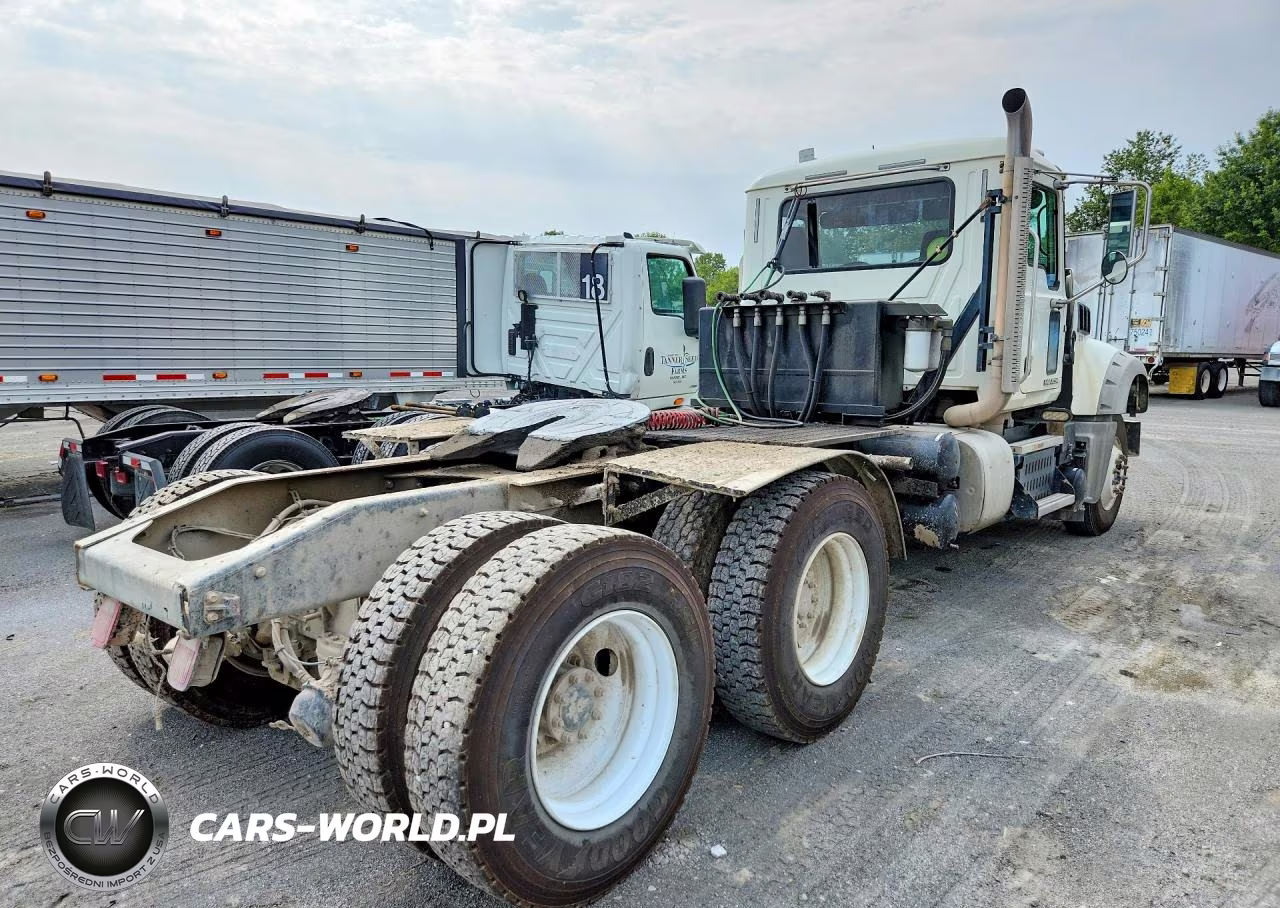 2017 Mack Gu713 Semi Truck VIN:1M1AX04Y0HM032371 - 3
