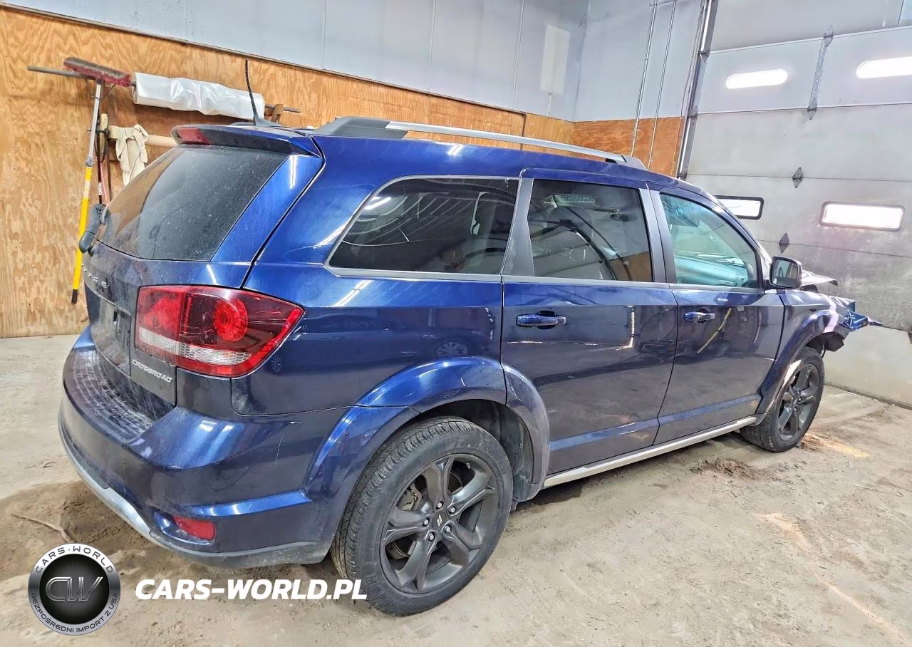 2018 Dodge Journey Crossroad VIN:3C4PDDGG0JT523195 - 3
