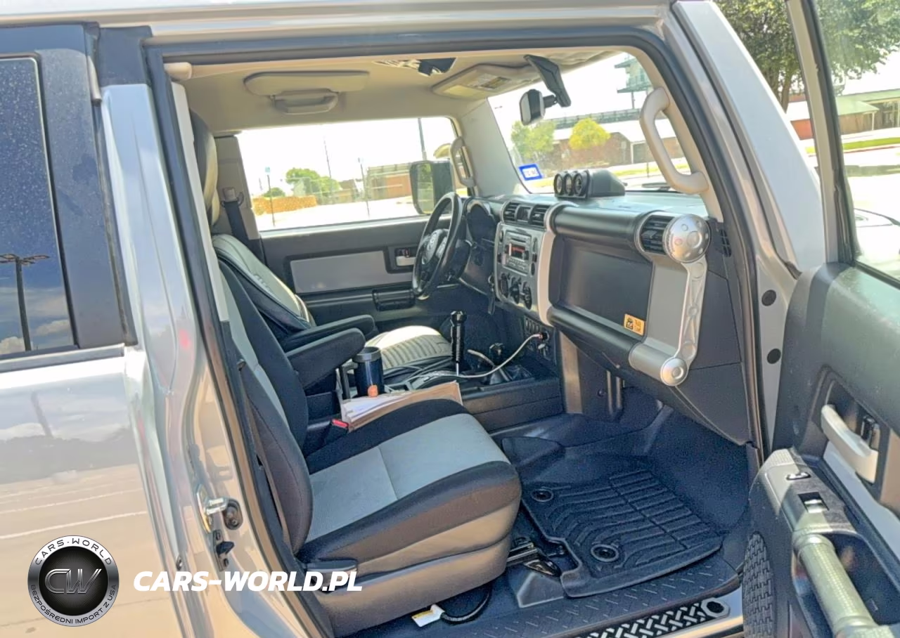 2013 Toyota Fj Cruiser VIN:JTEBU4BF7DK159058 - 5