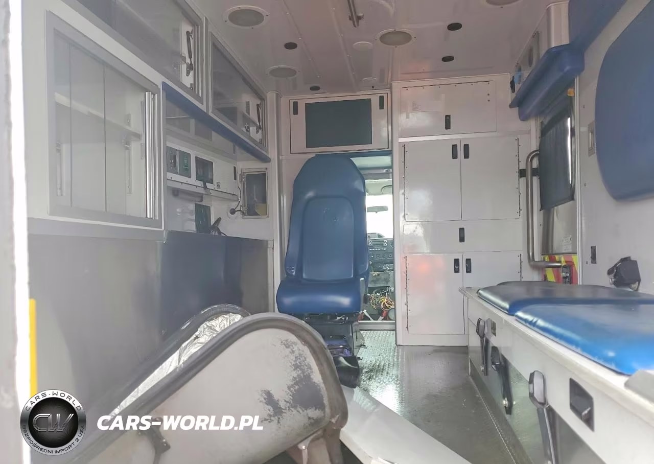 2017 Ford Econoline E450 Sd Ambulance VIN:1FDXE4FS4HDC32407 - 10