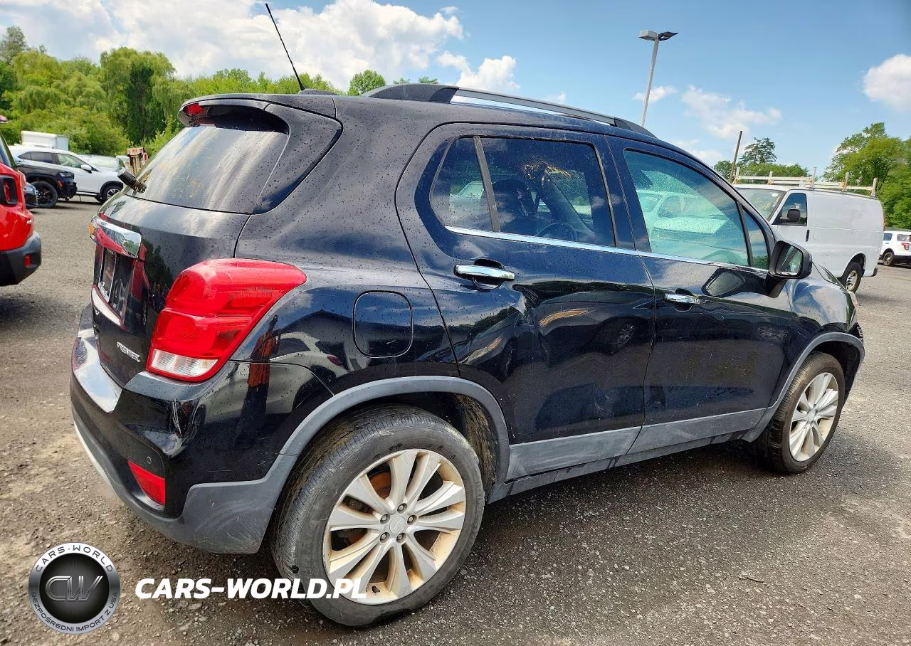 2019 Chevrolet Trax Premier VIN:3GNCJRSB0KL109875 - 3