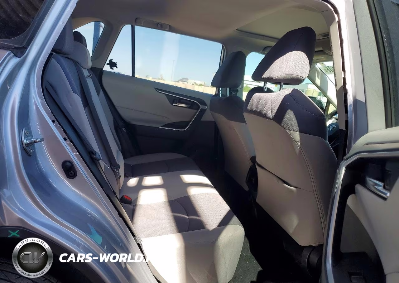 2024 Toyota Rav4 Xle VIN:JTMW1RFV4RD125409 - 11