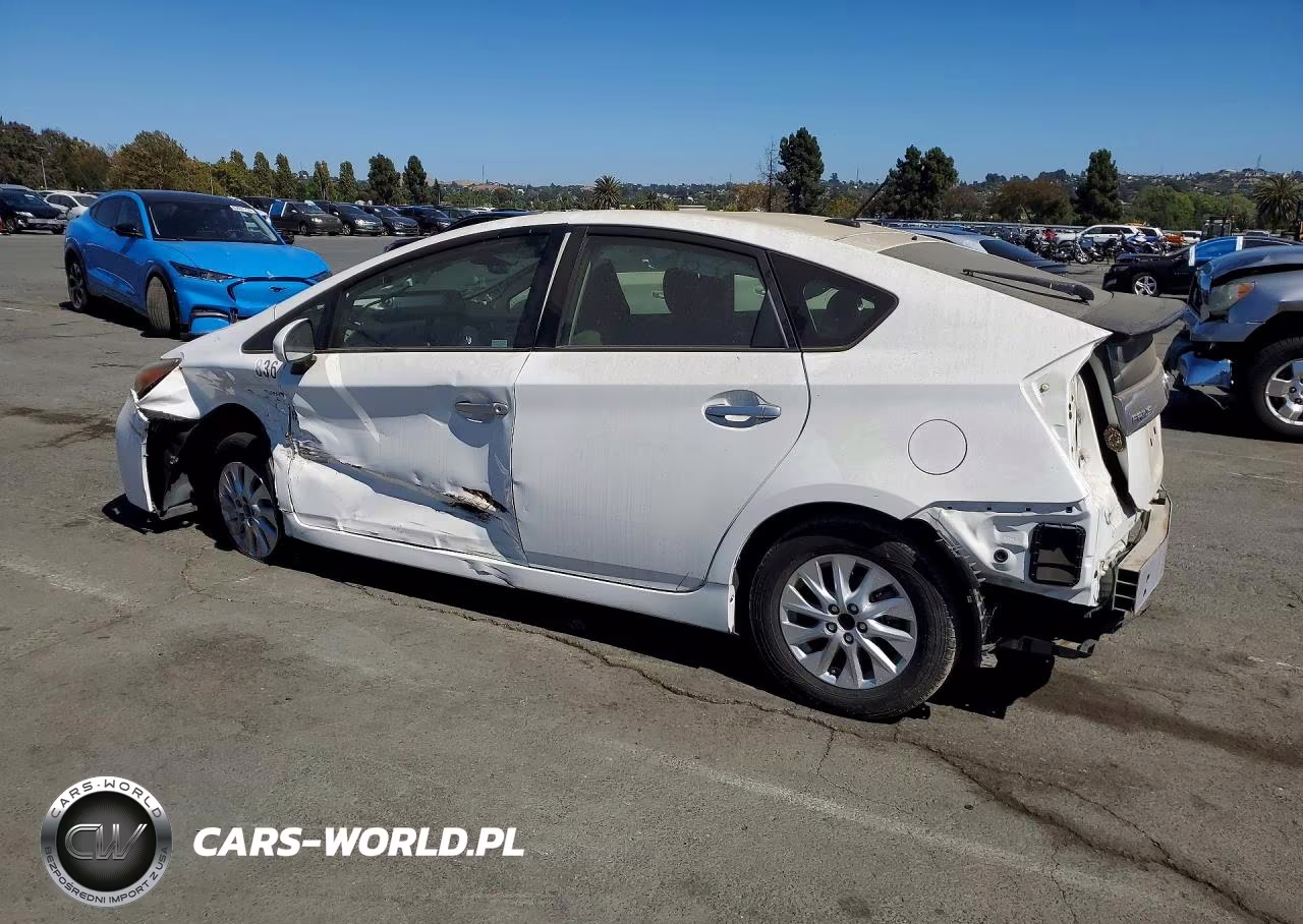 2015 Toyota Prius Plug-In Hybrid Base VIN:JTDKN3DPXF3075251 - 2