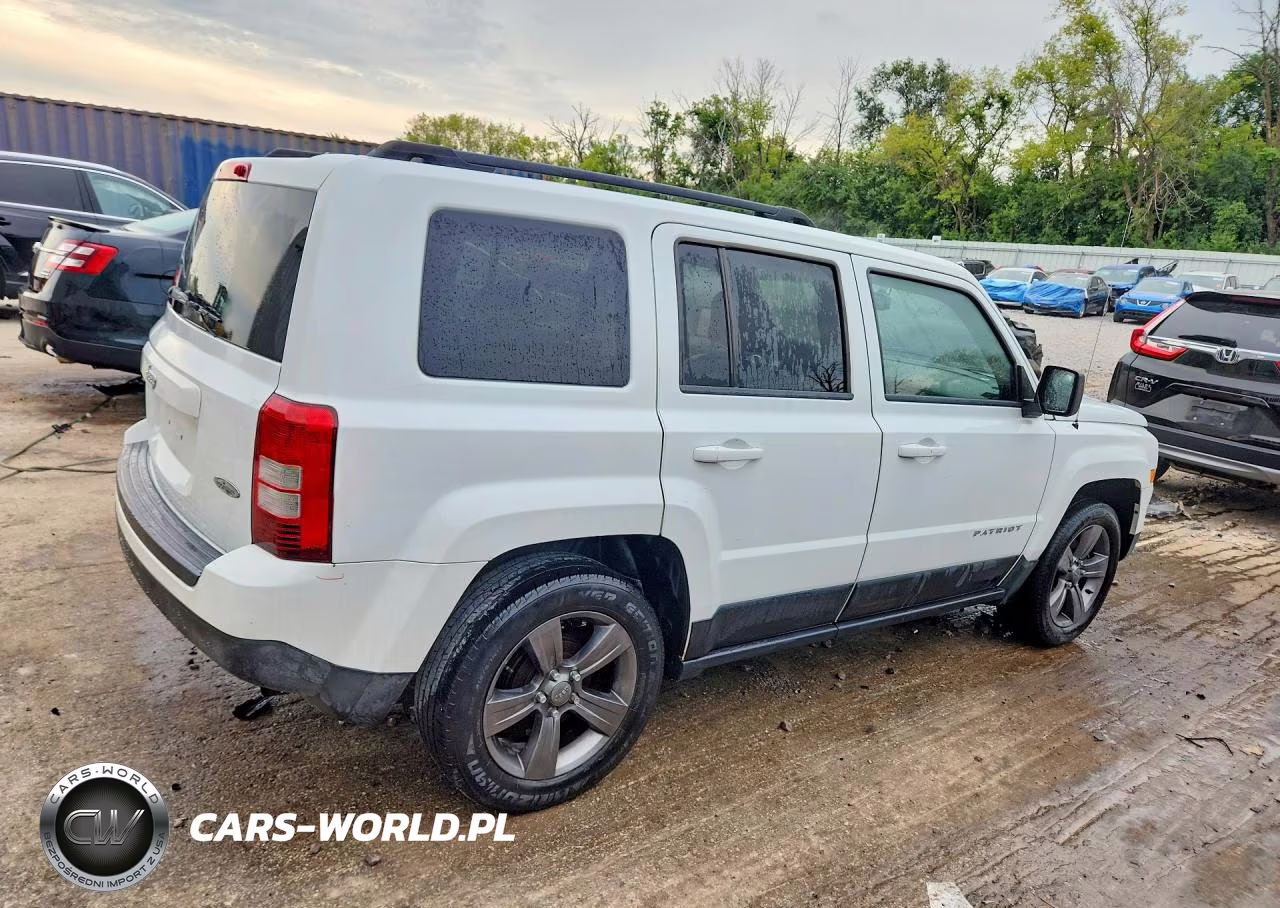 2015 Jeep Patriot Latitude VIN:1C4NJPFA5FD157021 - 3