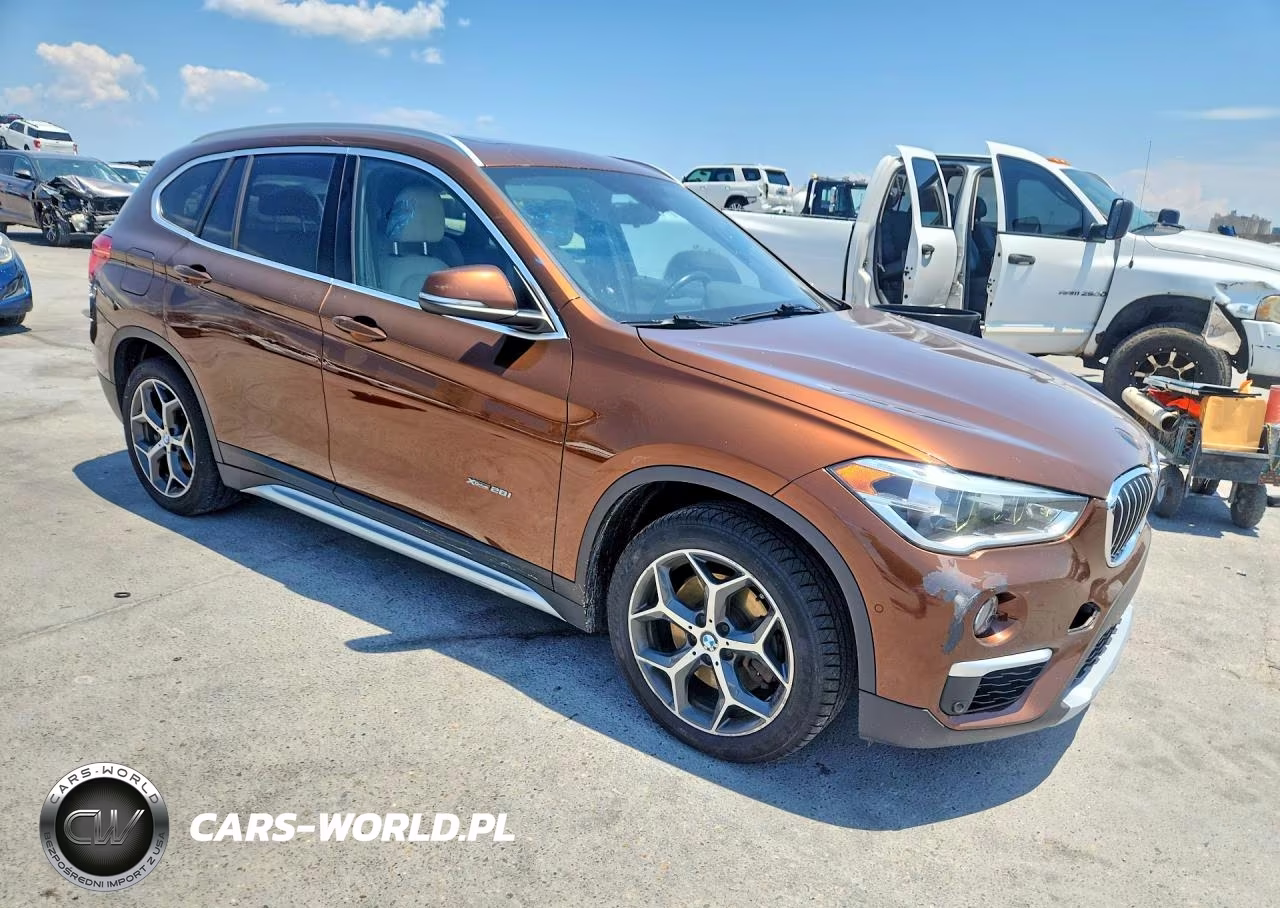 2017 BMW X1 xDrive28I VIN:WBXHT3C33H5F76932 - 4