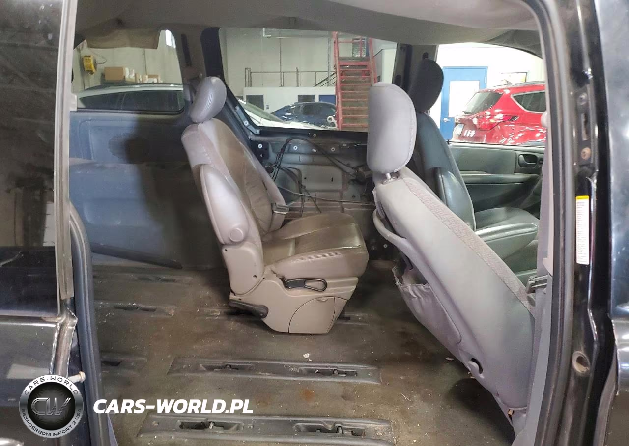 2006 Chrysler Town And Country Base VIN:1A4GP45R96B603884 - 11