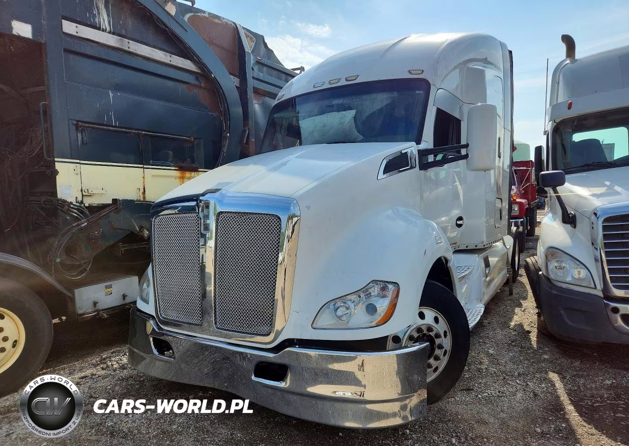 2016 Kenworth T680 Semi Truck