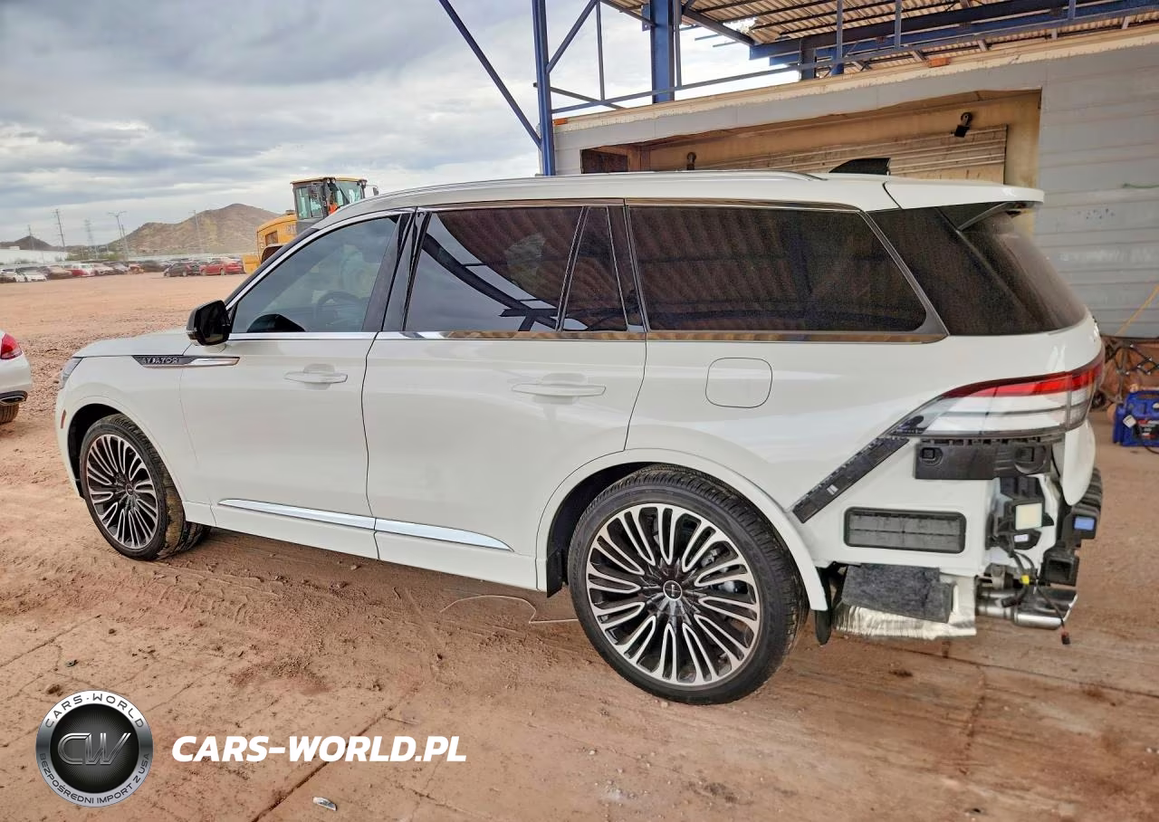 2025 Lincoln Aviator Black Label VIN:5LM5J9XC7SGL28932 - 2