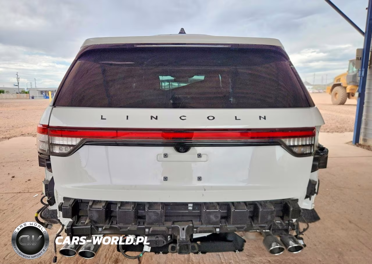 2025 Lincoln Aviator Black Label VIN:5LM5J9XC7SGL28932 - 6