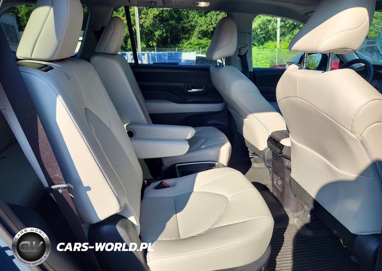 2026 Toyota Grand Highlander Xle VIN:5TDAAAB54TS130834 - 11