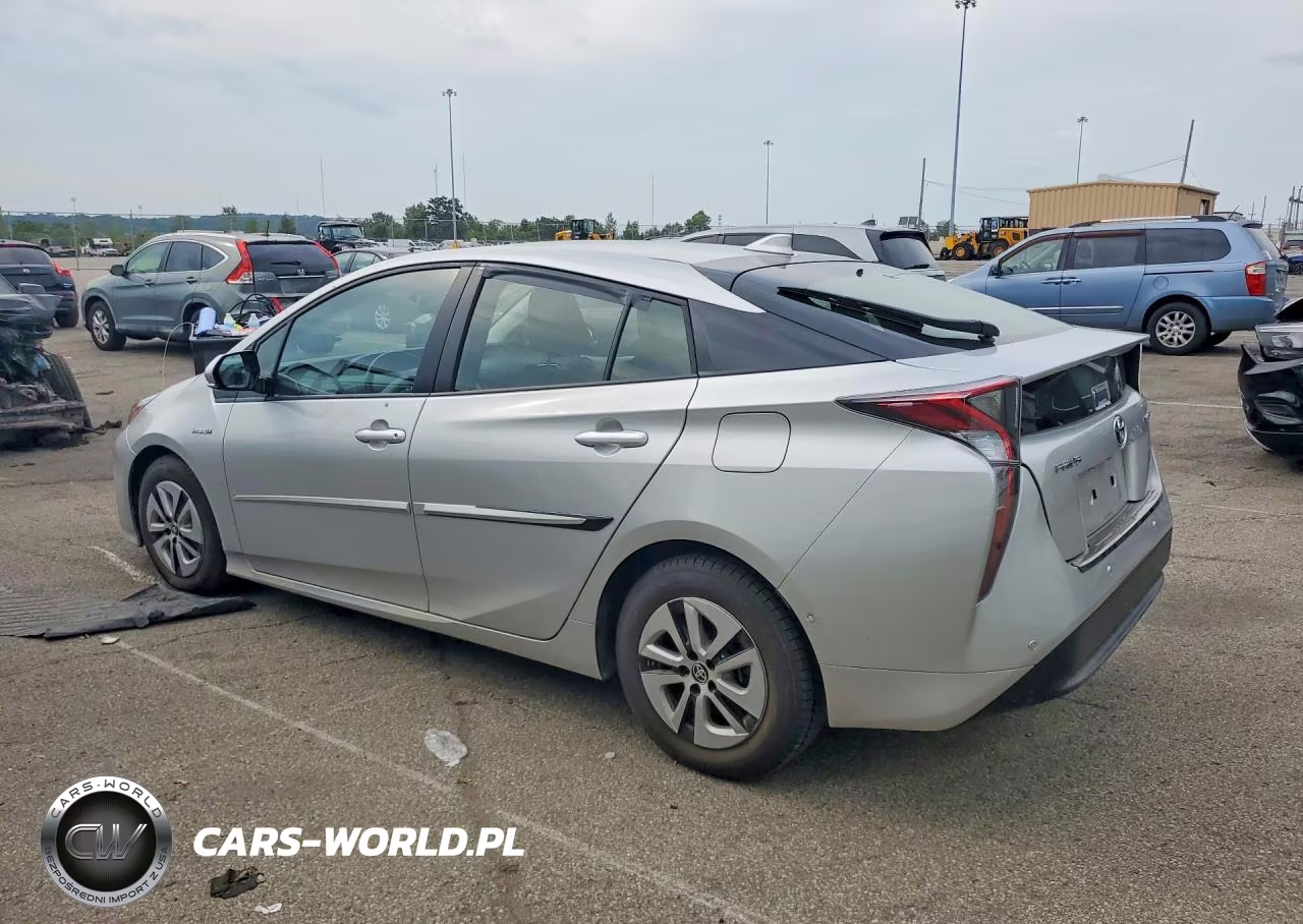 2018 Toyota Prius Four VIN:JTDKARFU1J3545032 - 2