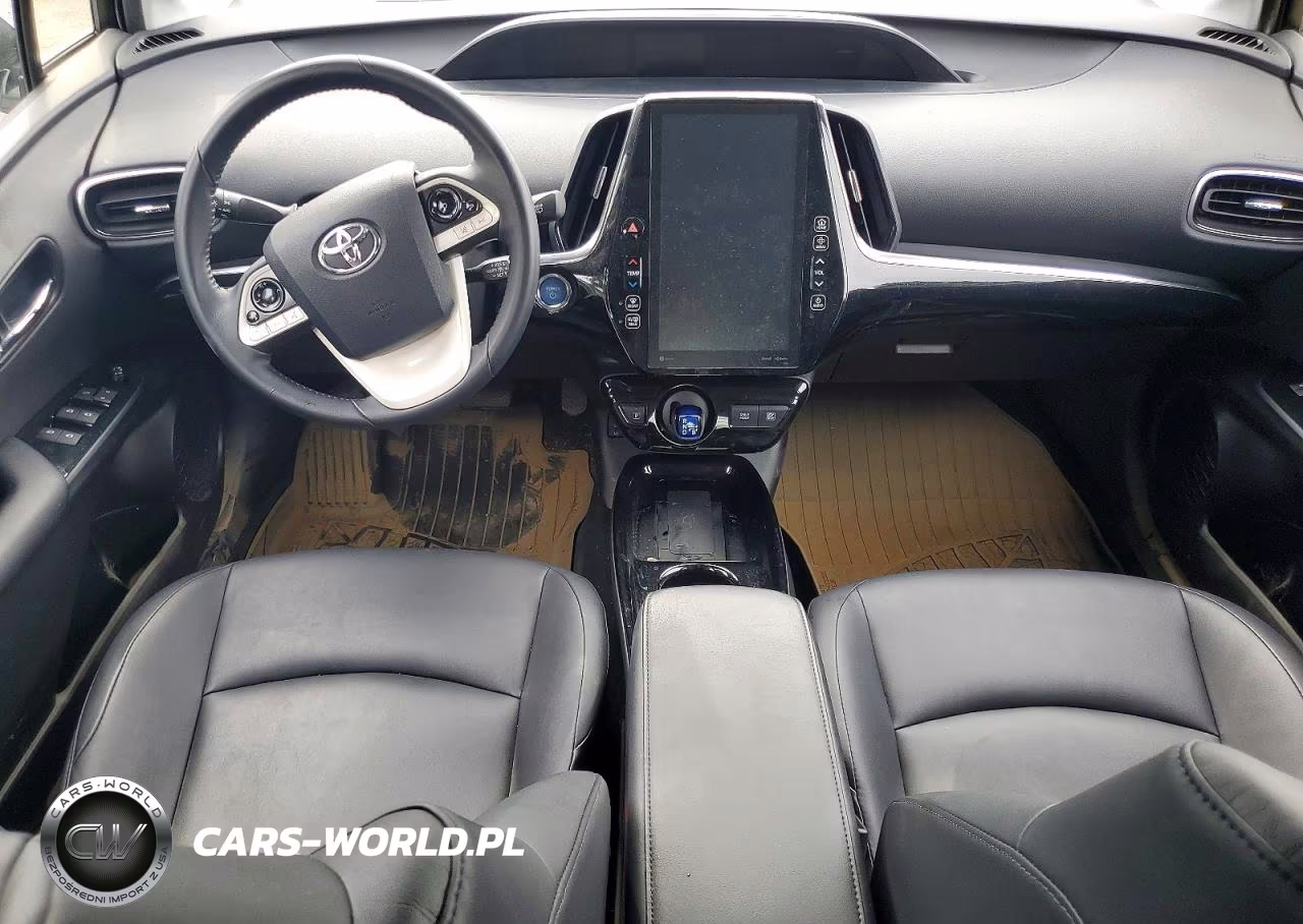 2018 Toyota Prius Four VIN:JTDKARFU1J3545032 - 8