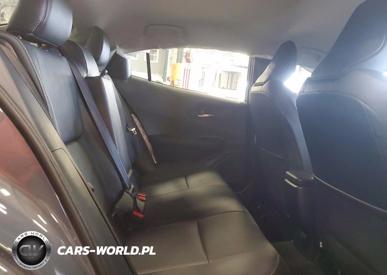 2026 Toyota Prius Xle VIN:JTDADABU1T3032389 - 10