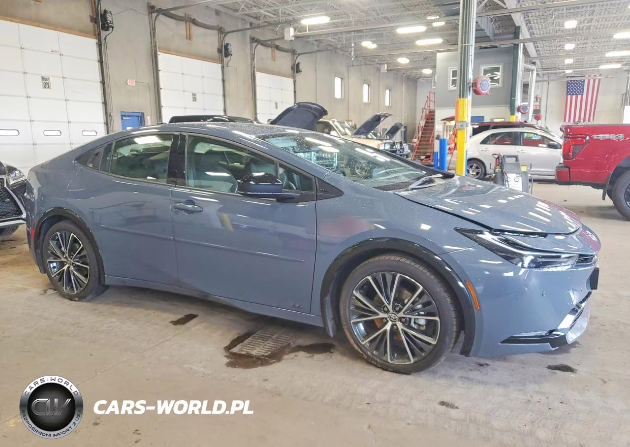 2026 Toyota Prius Xle VIN:JTDADABU1T3032389 - 4