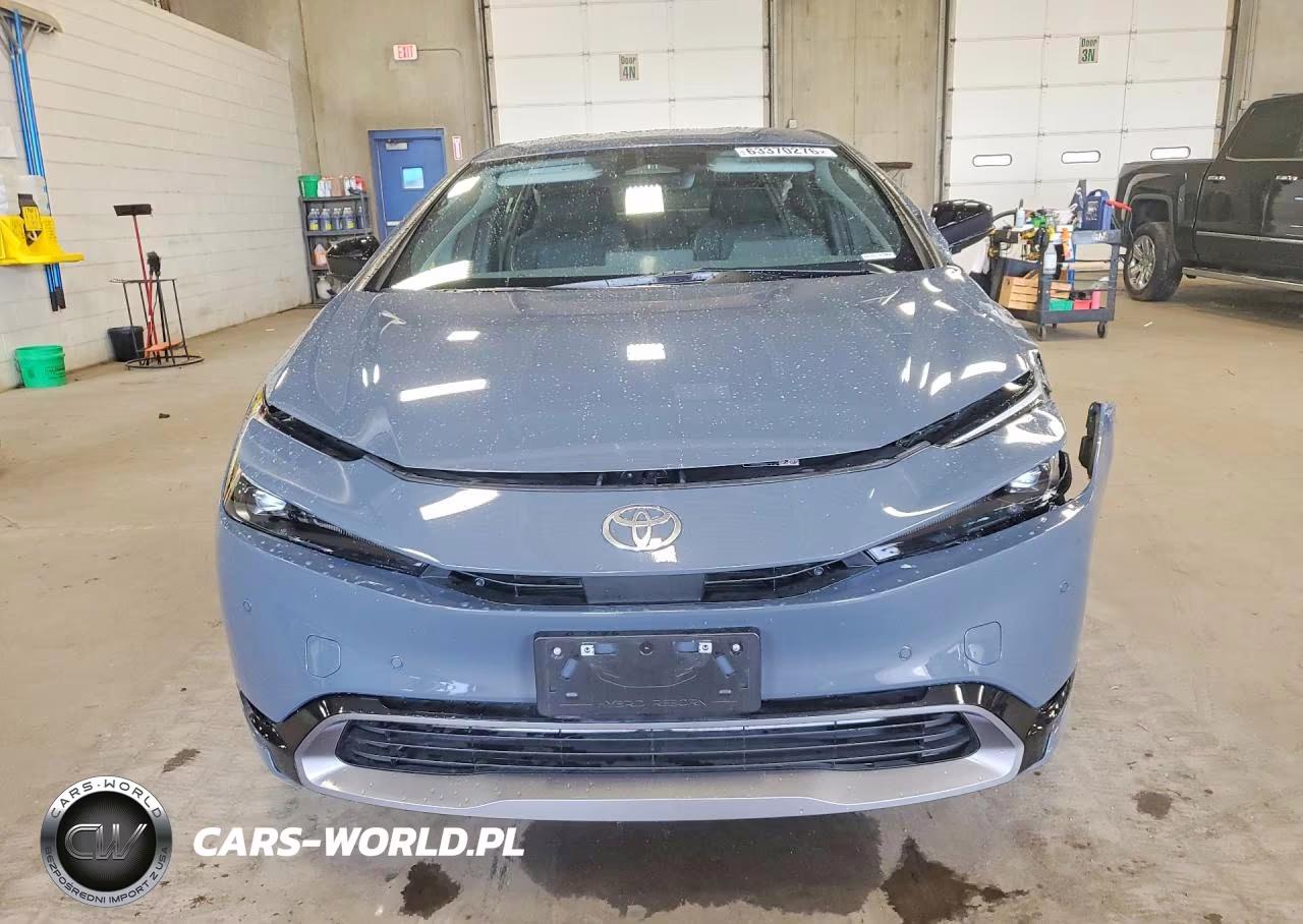 2026 Toyota Prius Xle VIN:JTDADABU1T3032389 - 5