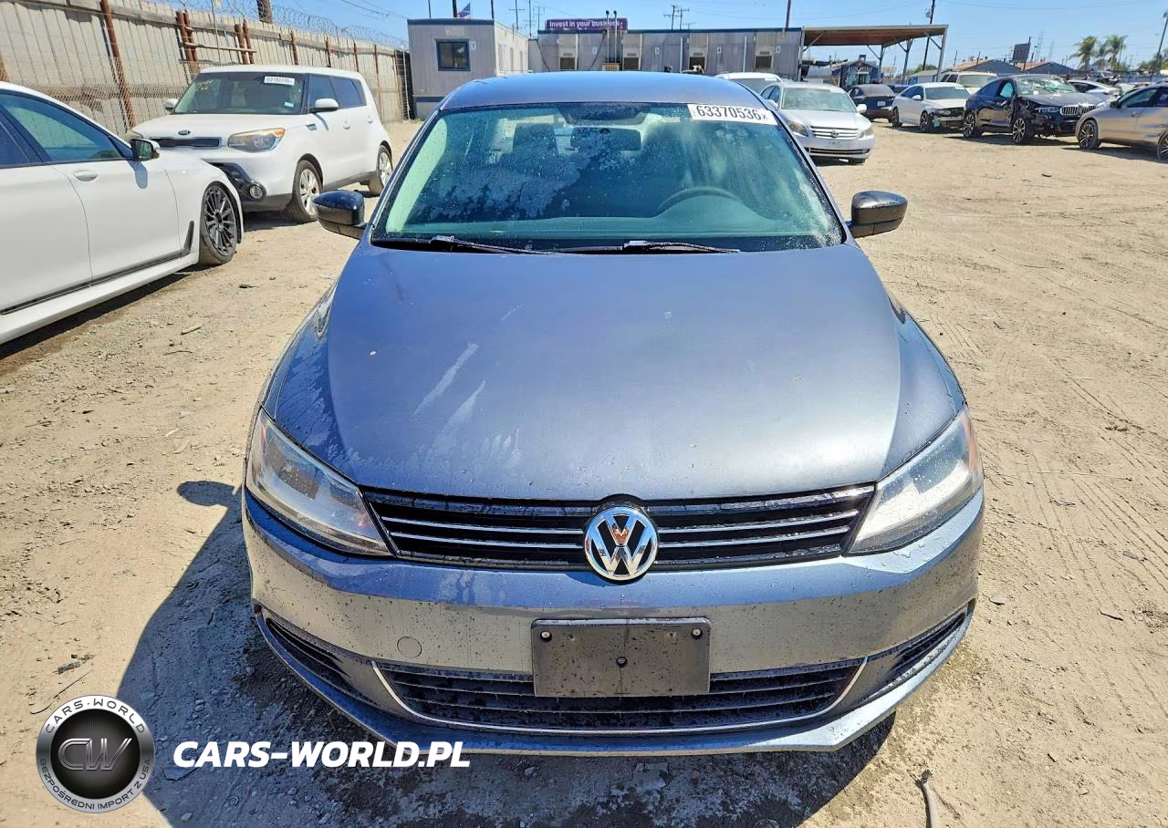 2012 Volkswagen Jetta Base VIN:3VW2K7AJ7CM394288 - 5