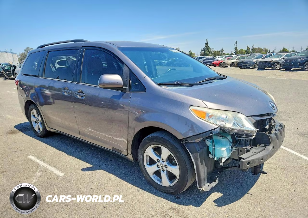 2015 Toyota Sienna Le VIN:5TDKK3DCXFS537196 - 4