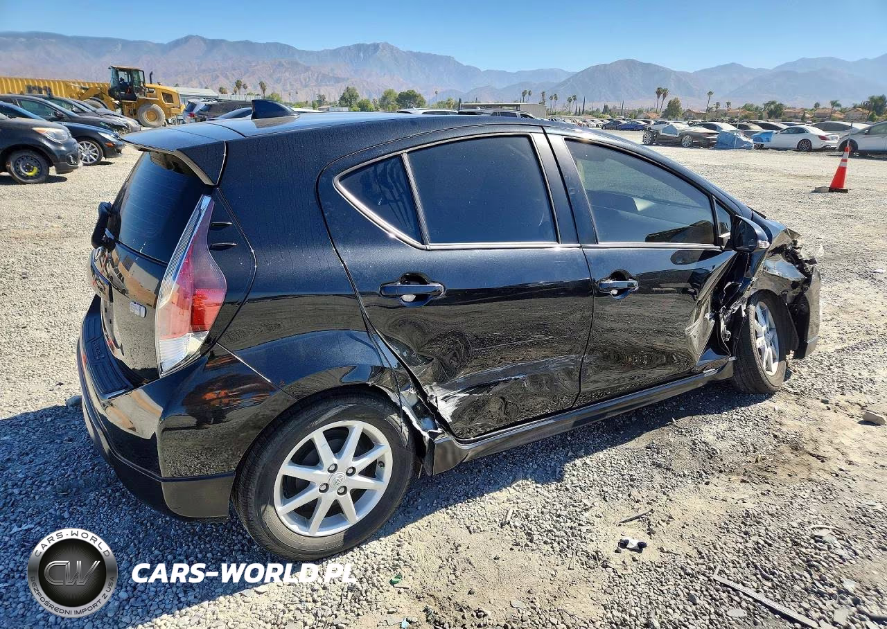 2017 Toyota Prius C One VIN:JTDKDTB32H1598233 - 3