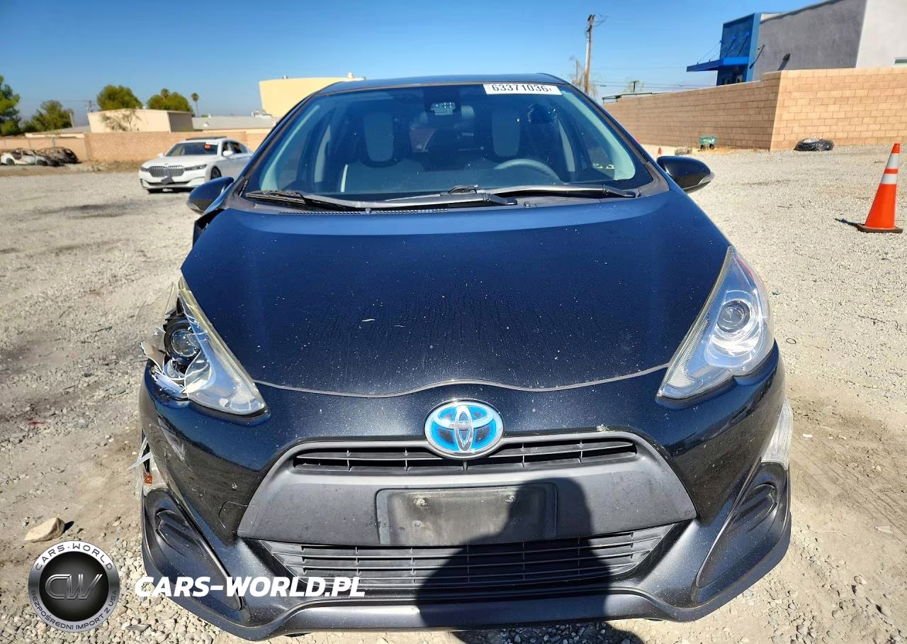 2017 Toyota Prius C One VIN:JTDKDTB32H1598233 - 5